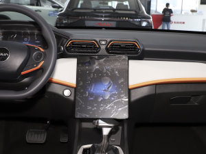 2023款马赫版 1.5L 自动荣耀版 中控台