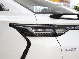2023款马赫版 1.5L 自动荣耀版 尾灯