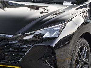 2023款马赫版 1.5T 自动追猎骑士版 大灯