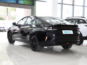 2023款1.5T 超幻潮爸版 左后45度