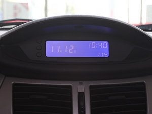 2011款1.6L 手动尊贵版 中控区