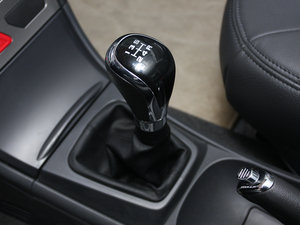 2011款1.6L 手动尊贵版 中控区