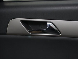 2011款1.6L 手动尊贵版 空间座椅
