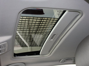 2011款1.6L 手动尊贵版 空间座椅