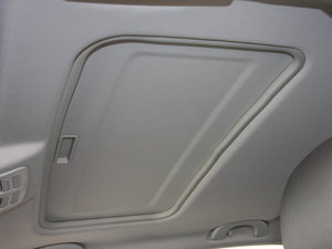 2011款1.6L 手动尊贵版 空间座椅