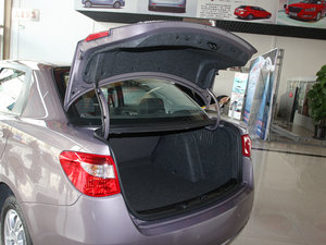 2011款1.6L 手动尊雅版 空间座椅