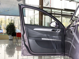 2011款1.6L 手动尊雅版 空间座椅