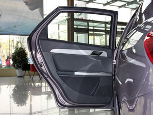 2011款1.6L 手动尊雅版 空间座椅