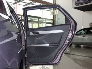 2011款1.6L 手动尊雅版 空间座椅