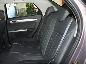 2011款1.6L 手动尊雅版 空间座椅
