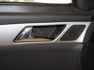 2011款1.6L 手动尊雅版 空间座椅