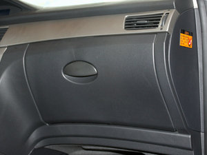 2011款1.6L 手动尊雅版 空间座椅