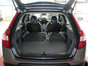 2011款1.6L 手动尊逸版 空间座椅