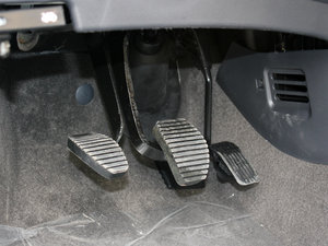 2011款1.6L 手动尊逸版 空间座椅