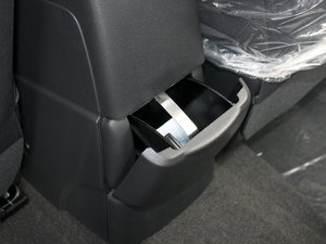 2011款1.6L 手动尊逸版 空间座椅