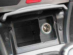 2011款1.6L 手动尊逸版 空间座椅