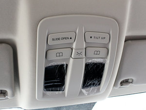 2011款1.6L 手动尊逸版 空间座椅