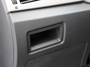 2011款1.6L 手动尊逸版 空间座椅