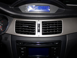 2012款1.6L 手动尊雅版 空调出风口