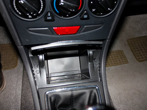 2012款1.6L 手动尊雅版 中控区