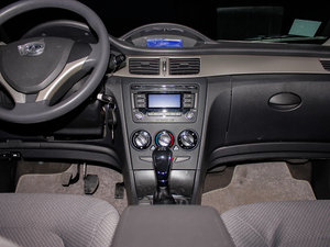 2012款1.6L 手动尊雅版 中控区