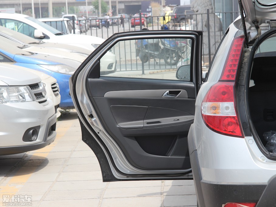 2012L(fng)CROSS 1.6L ք(dng)ݰ