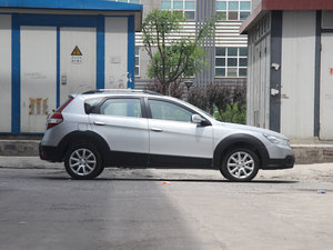 2012款1.6L 手动尊逸版 整体外观
