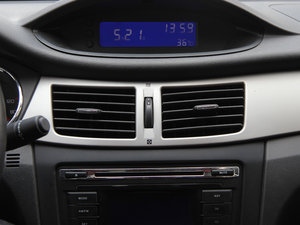 2012款1.6L 手动尊逸版 空调出风口