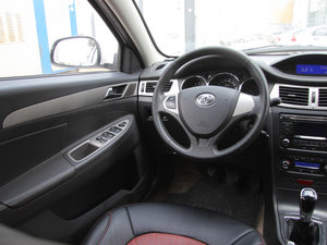 2012款1.6L 手动尊逸版 中控区