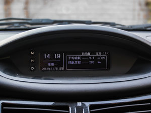 2013款1.5L 自动尊逸版 中控区