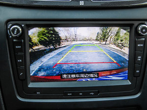 2013款1.5L 自动尊逸版 中控区