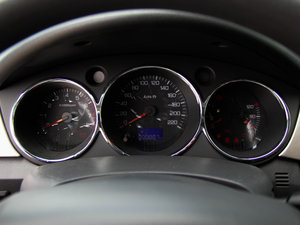 2014款1.5L 手动感恩版 中控区
