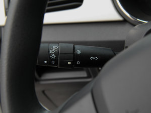 2014款1.5L 手动感恩版 中控区