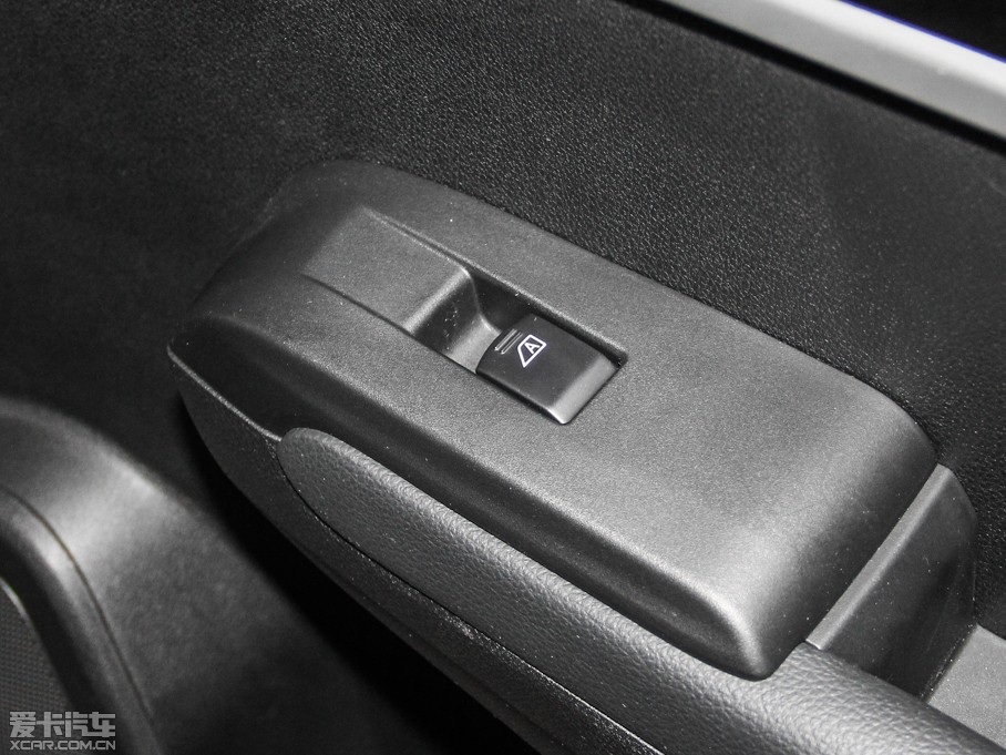 2015|L(fng)L(fng)AX7 2.3L Ԅ(dng)