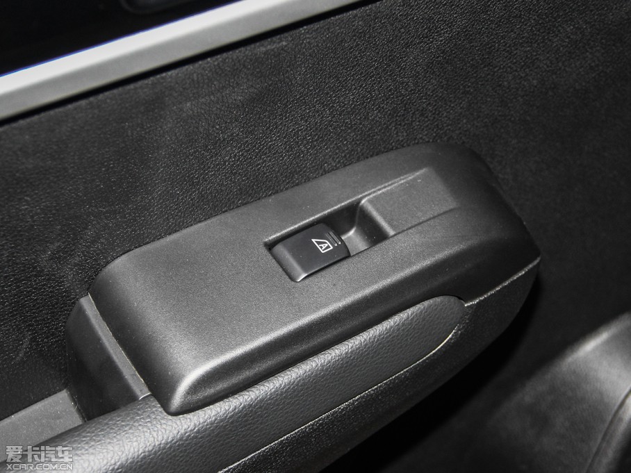 2015|L(fng)L(fng)AX7 2.3L Ԅ(dng)