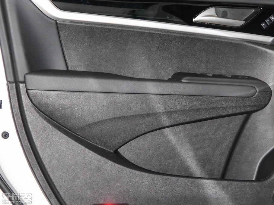 2015|L(fng)L(fng)AX7 2.3L Ԅ