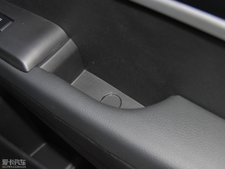 2015|L(fng)L(fng)AX7 2.0L Ԅ