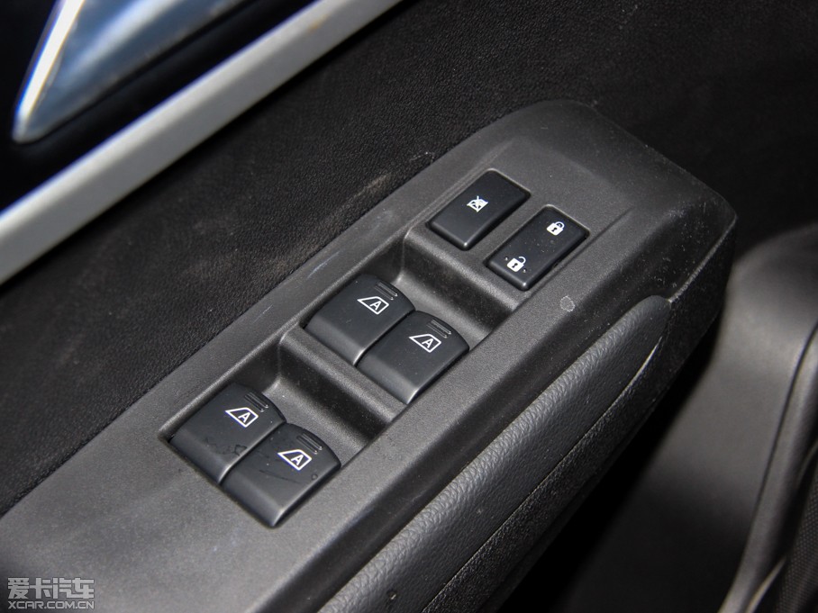 2015|L(fng)L(fng)AX7 2.0L Ԅ