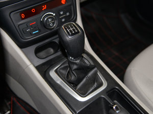 2015款1.8L 手动新享型 换挡杆