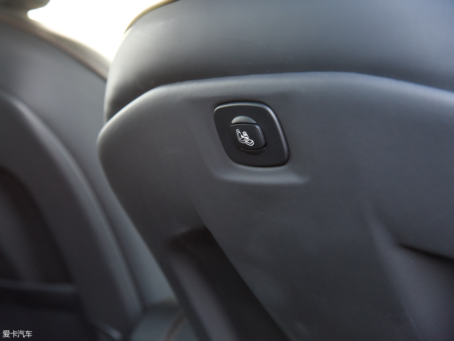 2016|L(fng)A9 1.8T Ԅ(dng)Ş