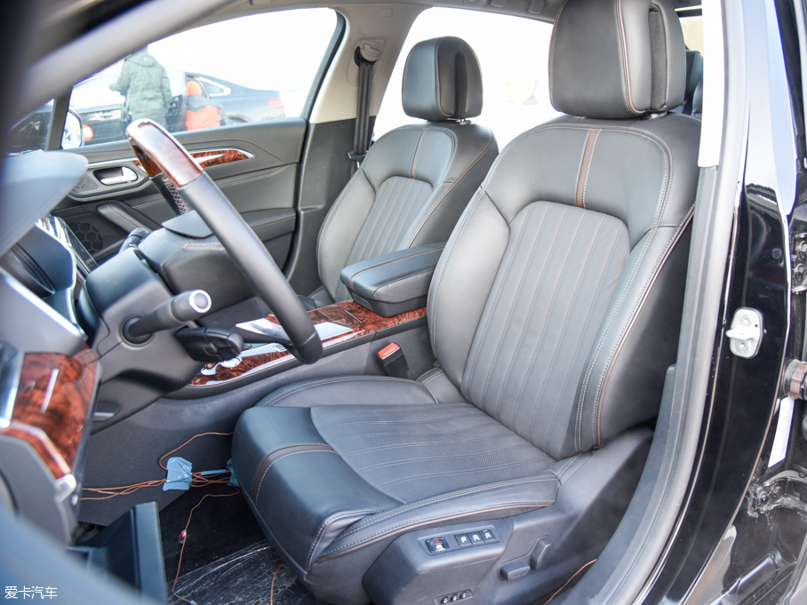 東風風神2016款東風A9