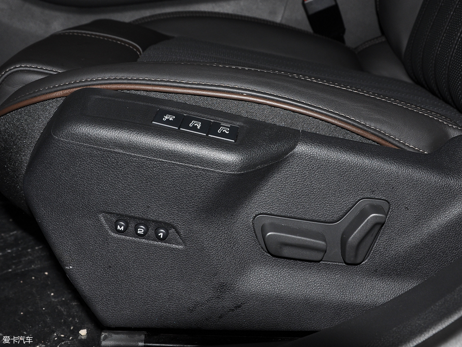 2016��|�LA9 1.8T �Ԅ����F��