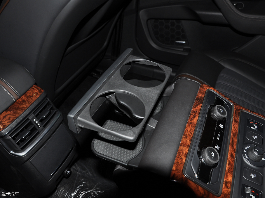 2016��|�LA9 1.8T �Ԅ����F��