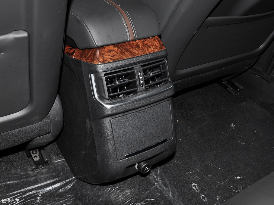 2016��|�LA9 1.8T �Ԅ����F��