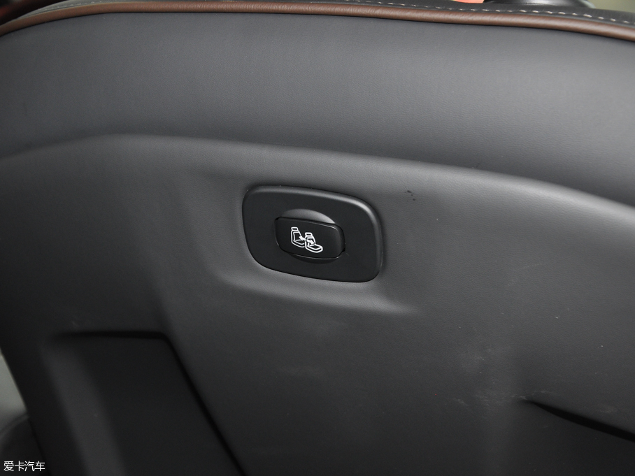 2016��|�LA9 1.8T �Ԅ����F��