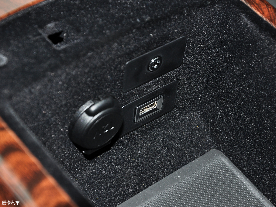 2016��|�LA9 1.8T �Ԅ����F��