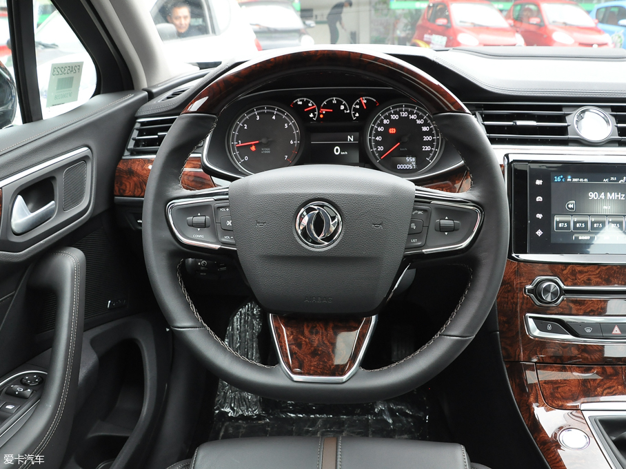 2016��|�LA9 1.8T �Ԅ����F��