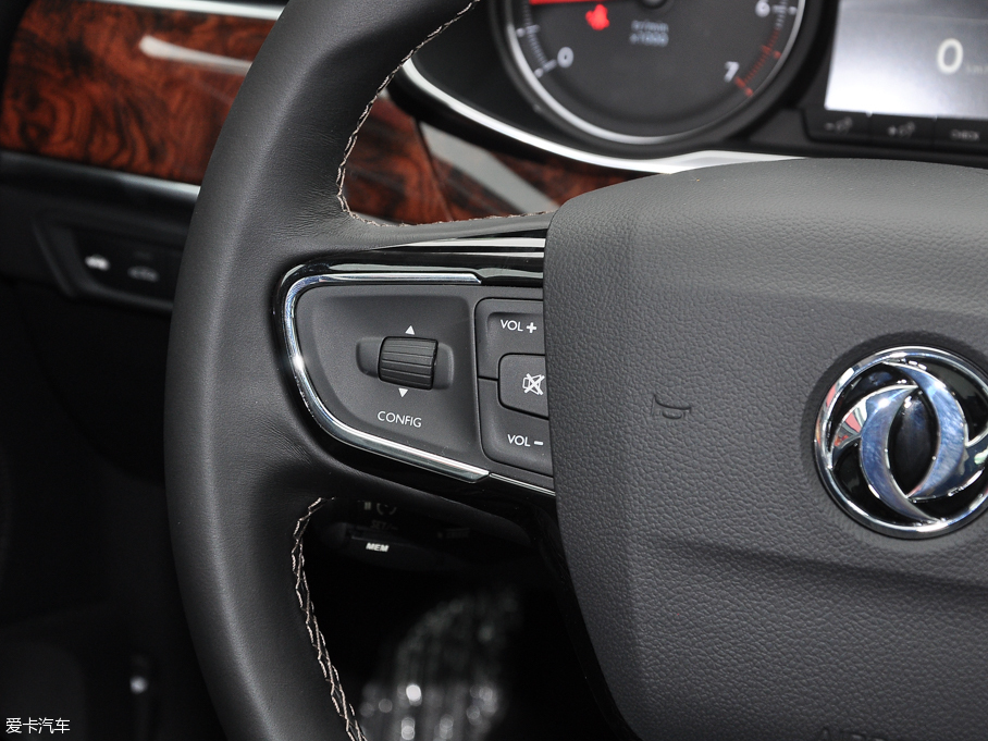 2016��|�LA9 1.8T �Ԅ����F��