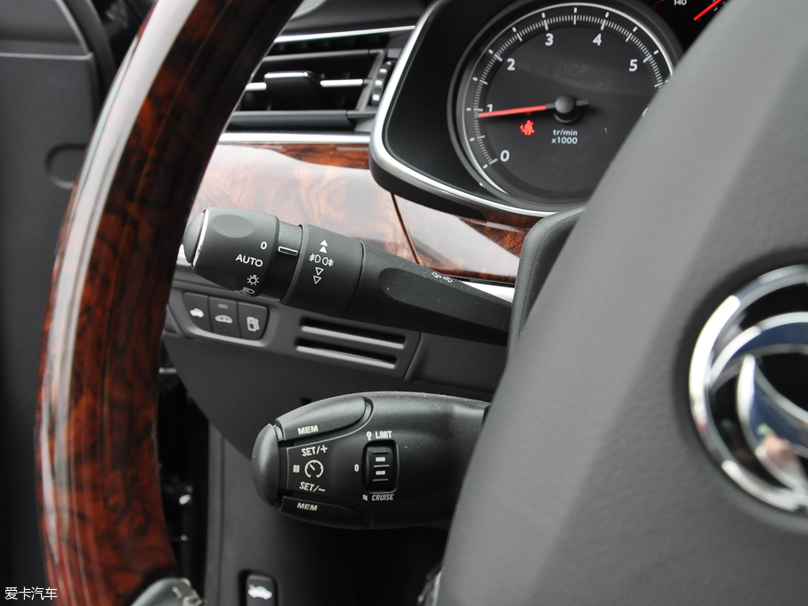 2016��|�LA9 1.8T �Ԅ����F��