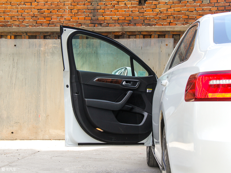 2016|L(fng)A9 1.8T ԄӺA